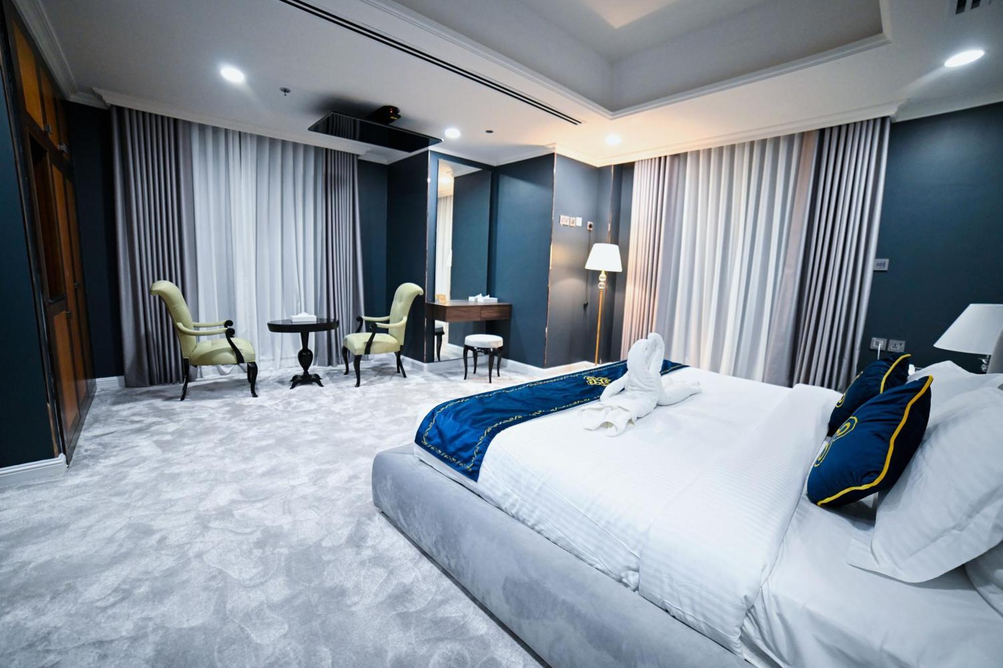 فندق Seven Seas 4*